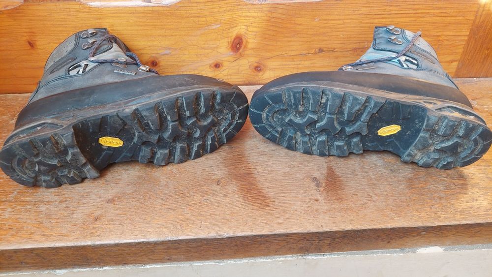 Bocanci Lowa mărimea 39.5