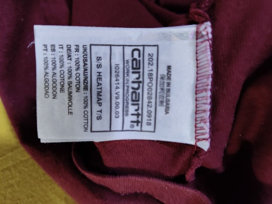 Продавам две тениски Carhartt.