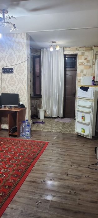 Mirzo Ulug'bek tumani. Qorasuv 6. Avayhon bozor oldida.