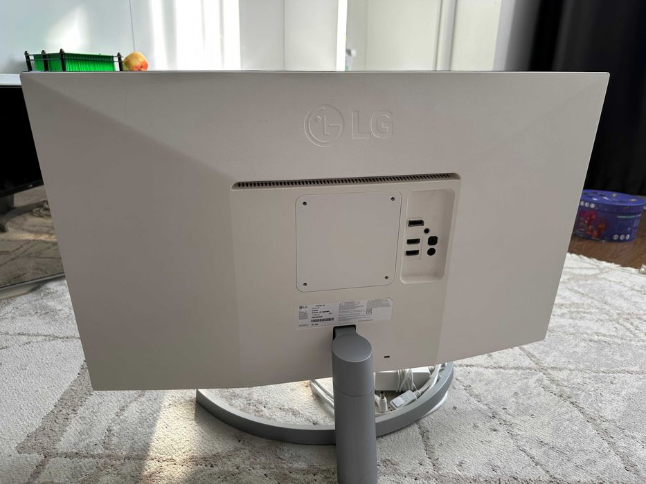 Монитор LG 4K 27 дюймов (27UL500)