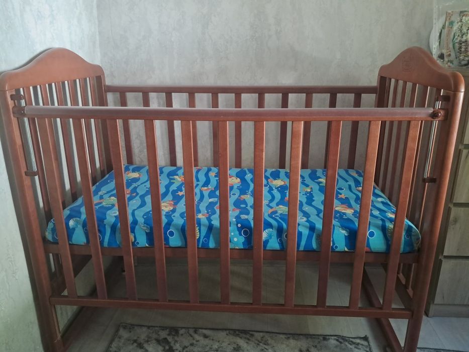 Продам кроватку детскую