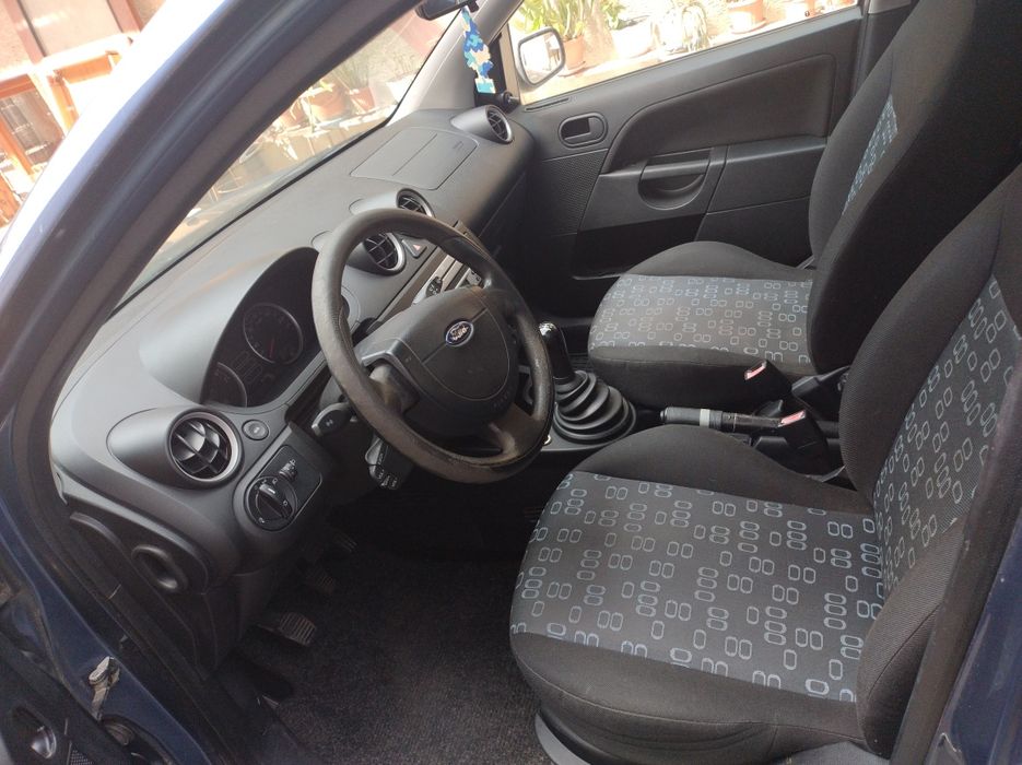 Vând Ford Focus 1,6