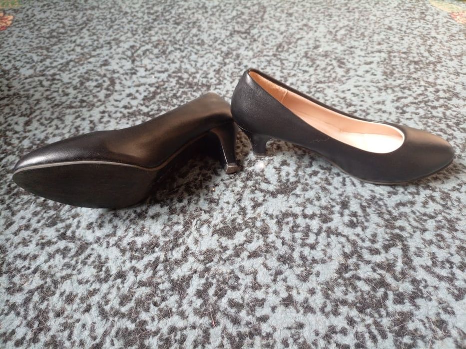 Продаю красивые туфли