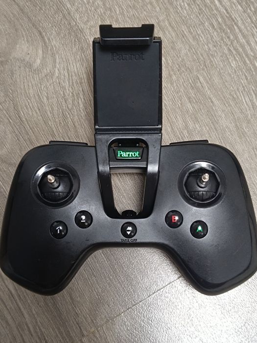 Telecomanda dronă parrot