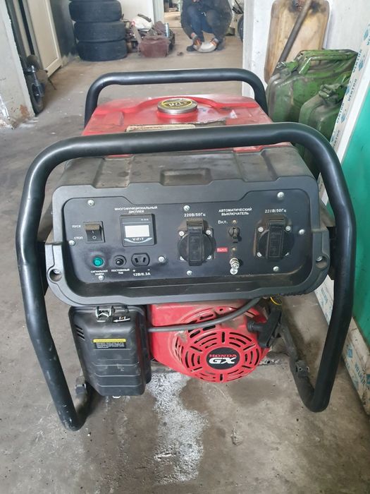 Продам бензиновый генератор