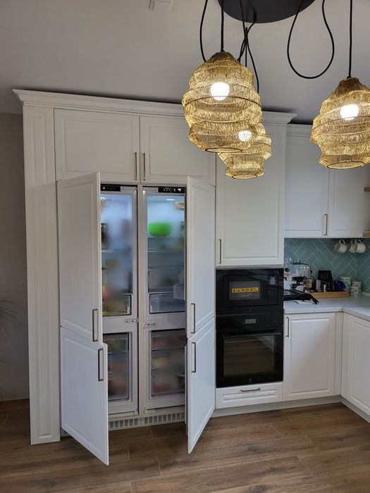 EXPERIENȚĂ 25 ani Mobila la comanda.