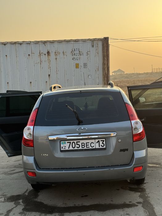 Priora 2171 универсал 2012 lux