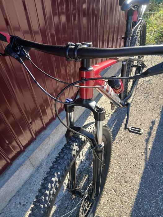 Vand bicicleta trek in stare buna are roti de 29 si frane pe ulei