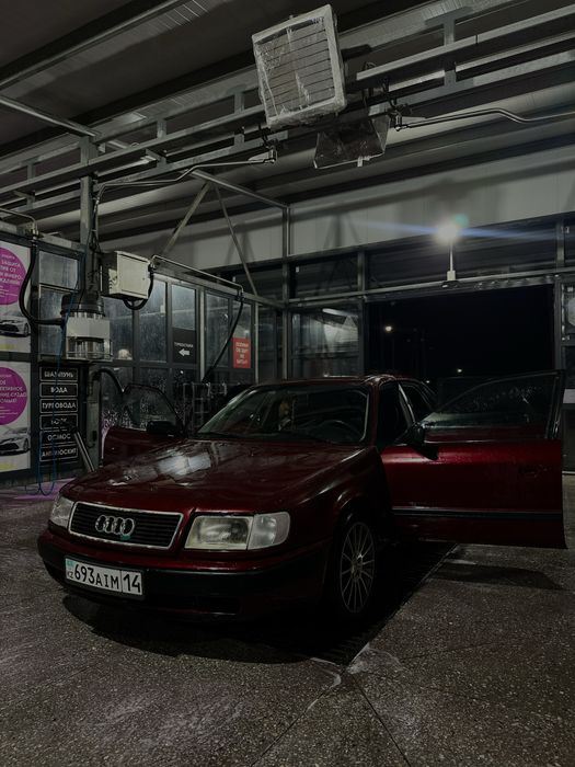 Продам машину ауди 100 с4