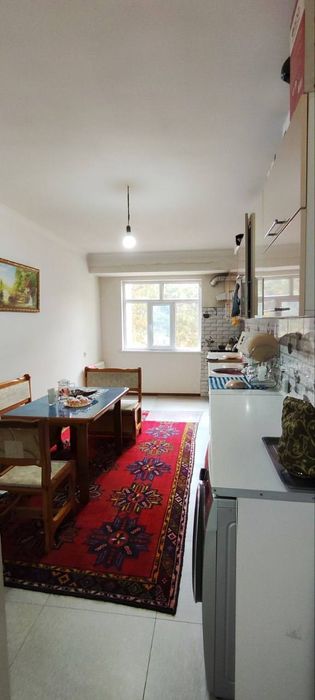 Sotiladi!!! Olmazor 4 xonali kvartira holati ôrtacha