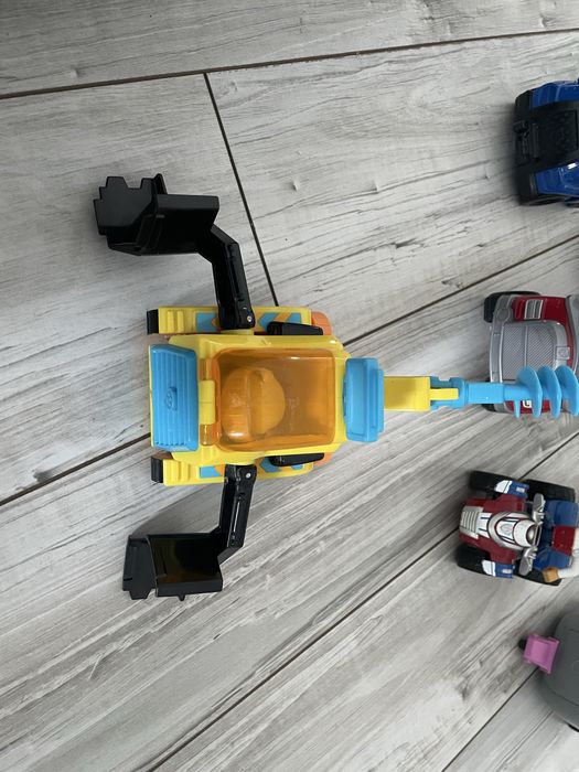 Set Patrula Catelusilor 5 vehicule si figurine