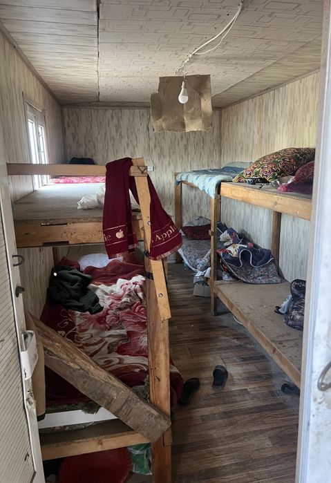 Konteyner domik sotiladi krovati bor