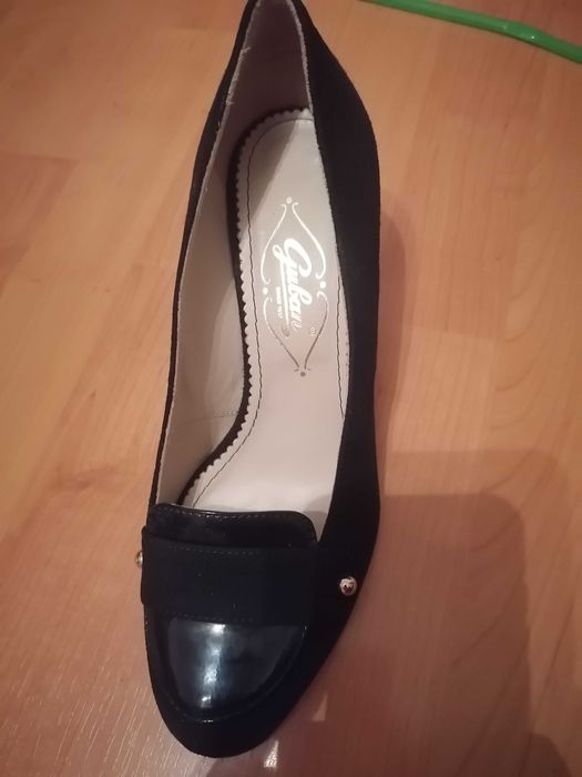 Vând pantofi Guban dama din piele naturala