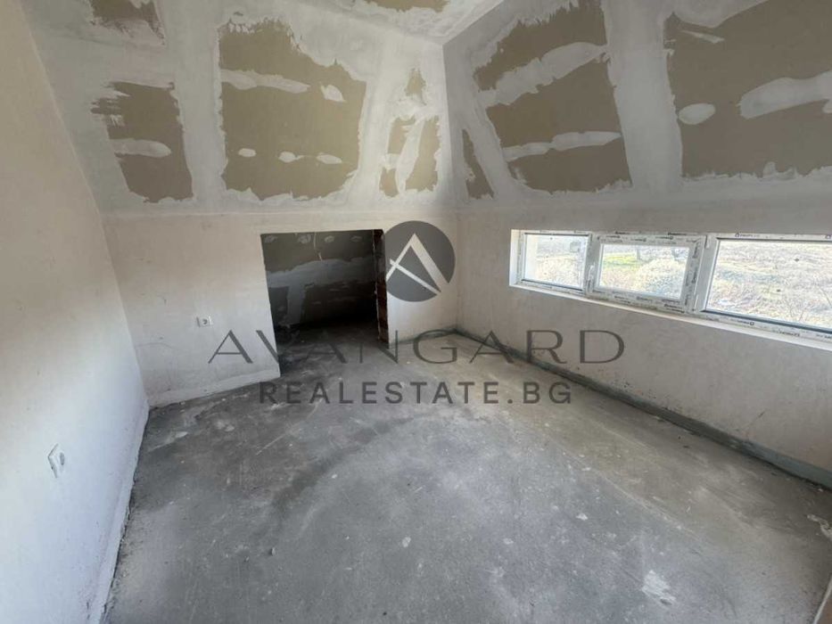 Продава се Двустаен апартамент в Пловдив, Кючук Париж - 56 кв.м за 1340 €/кв.м - Снимка #1