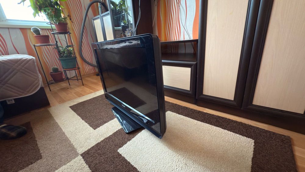 Sony Bravia 32 инча