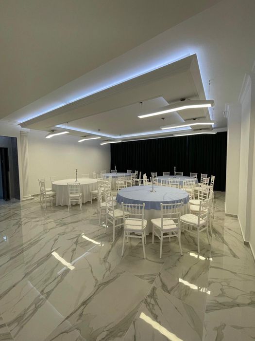 Inchiriez spatiu comercial zona Clujana 123mp