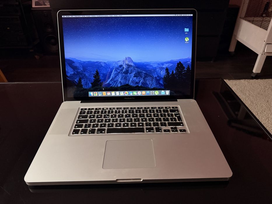 Macbook pro 17”  много запазен