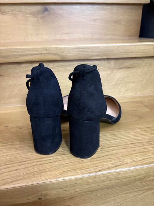 Дамски елегантни обувки на висок ток р-р 40/41