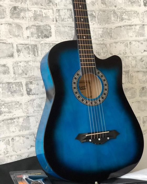 Mega skidka, akustik gitara, +2 mediatr bonus