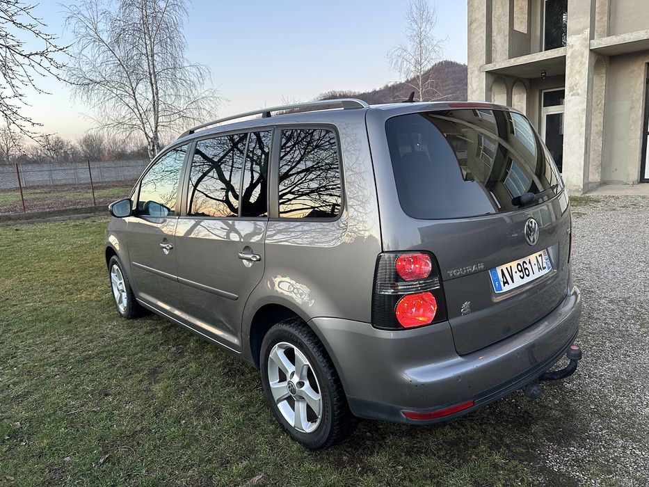 VW Touran 1.9 Tdi 105cp, an 2010