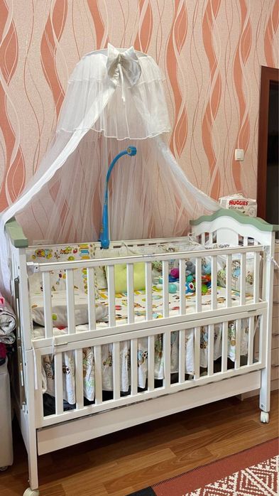 Детская кроватка в хорошем состоянии