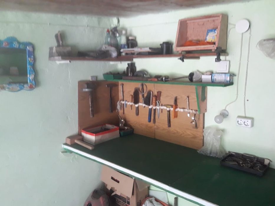 Срочно продам гараж за магазином "Мастер "