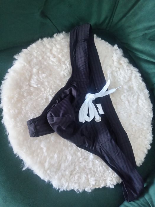 Vând slip de baie tanga pt bărbați