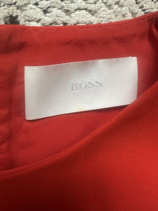 Продам нарядные платья Hugo Boss