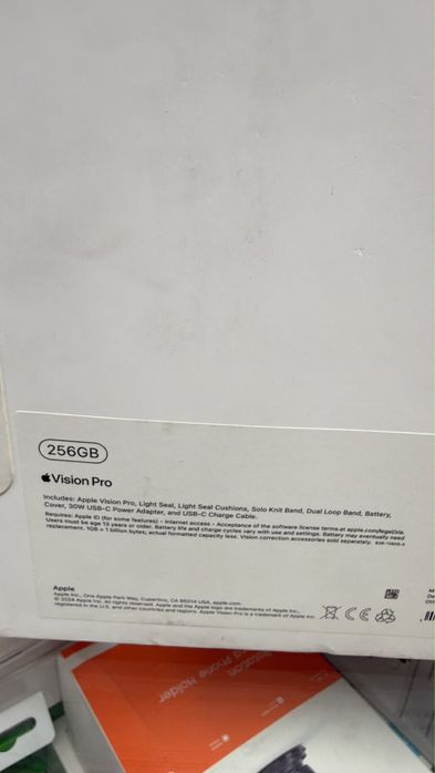 Apple vision pro 256
