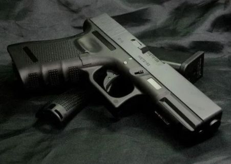 Pistol Airsoft MODIFICAT,pe CO2,cu bile INCLUSE+ MUNITIE *Super Model*