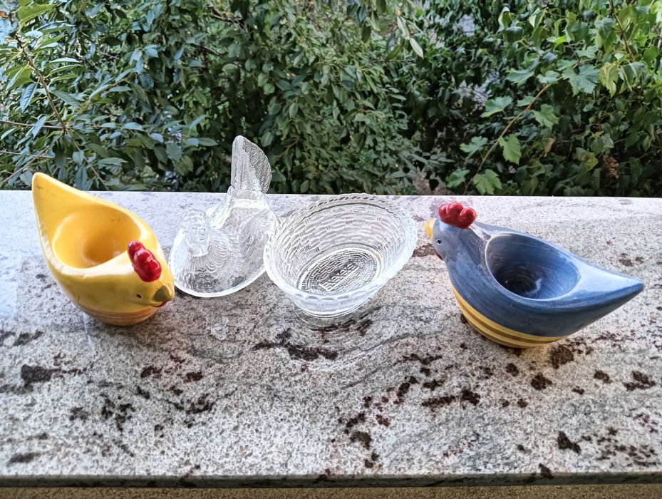 suporti pt oua si o gainusa pentru sare