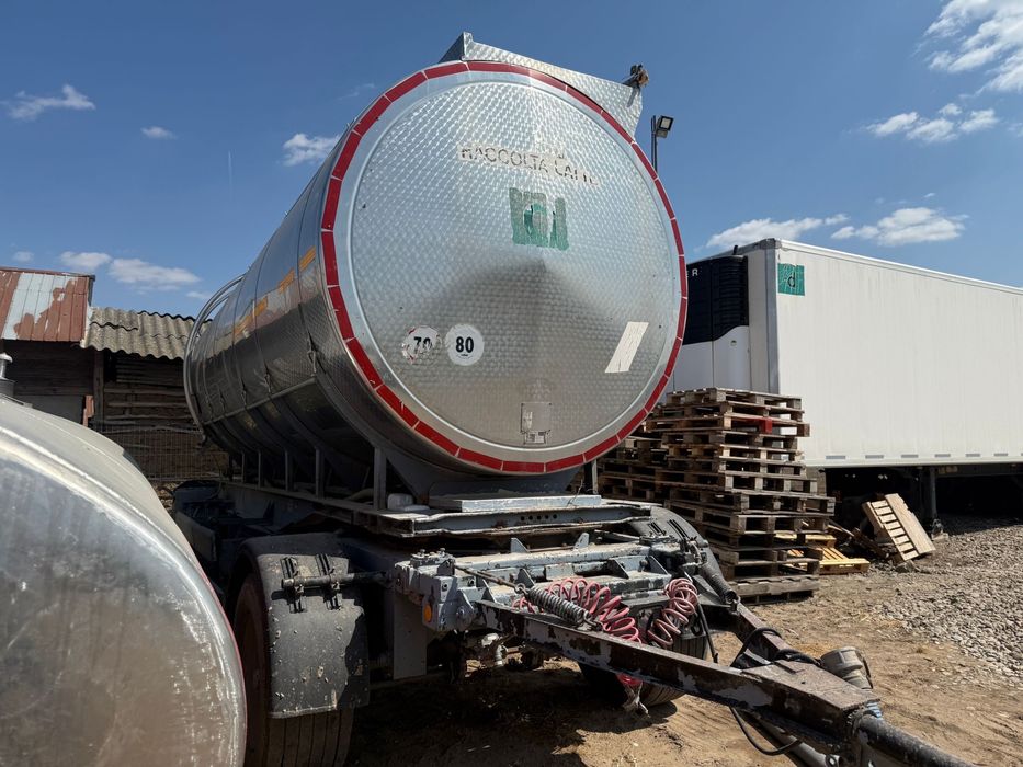 Cisterna/remorca inox izolata pentru transport UAN/apa in agricultura