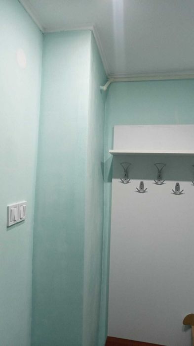Schimb garsoniera renovata si mobilata cu apartament si diferenta de 25 000 euro in Navodari.