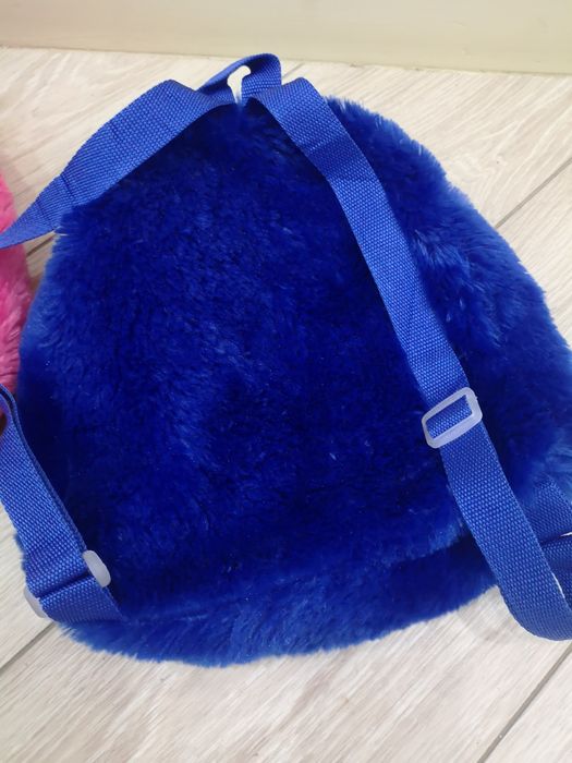 Срочно продам два детских рюкзака.