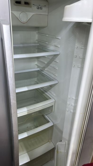 Холодильник двух дверный LG