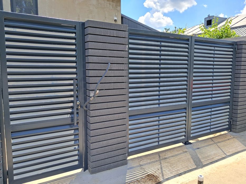 Model JALUZEA porți și garduri