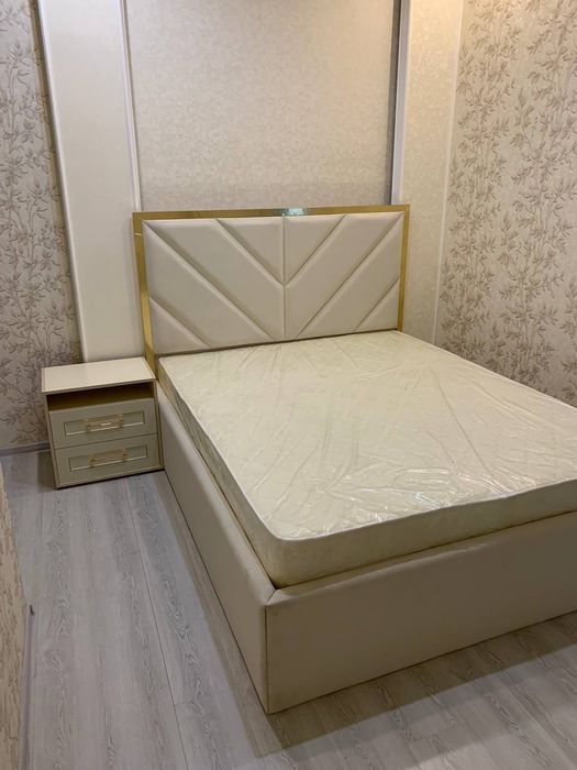 Кровать матраси шкаф шкаф купе кухня