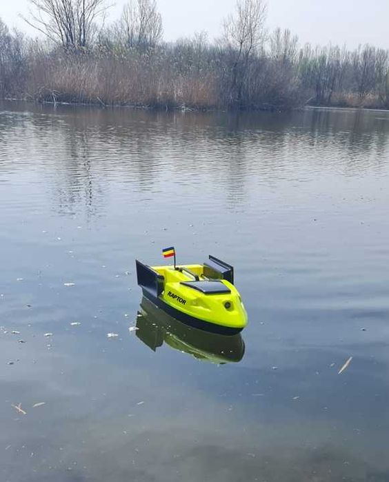Navomodel plantat RAPTOR / Barcuta nadit pentru pescuit cu doua cuve