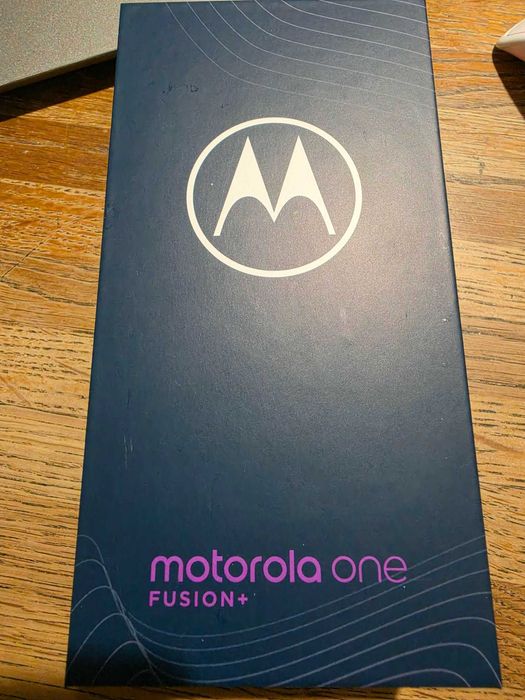Motorola One Fusion+ – перфектно работещ, счупен дисплей, с кутия