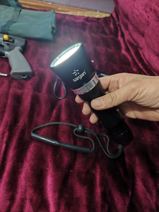 Подводный фонарь сотилади, зарядка батарейка комплект. Б/у