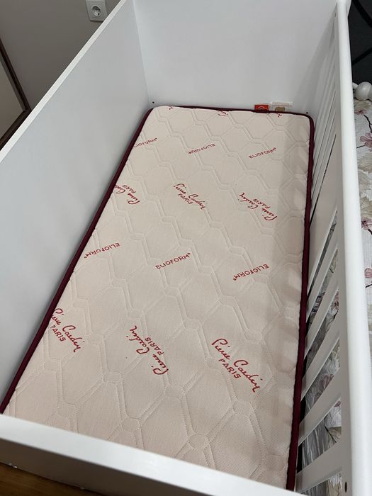 Бебешко легло с матрак Pierre Cardin 60x120 + люлеещ механизъм