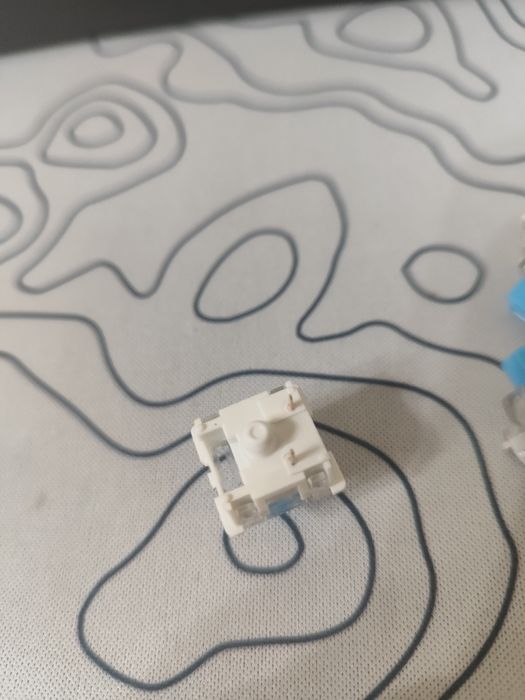 Продам синие свитчи