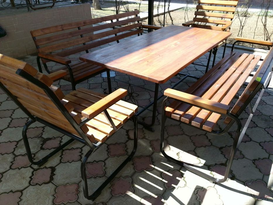 Скамейка , кресла , стол