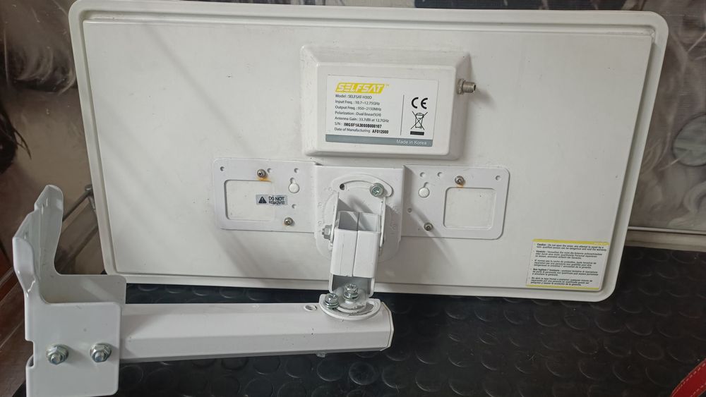 Antena satelit plata SelfSat H30D