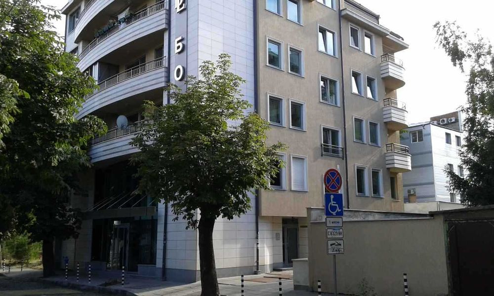 Дава се под наем Едностаен апартамент в София, Център - 40 кв.м за 382.5 € - Снимка #1