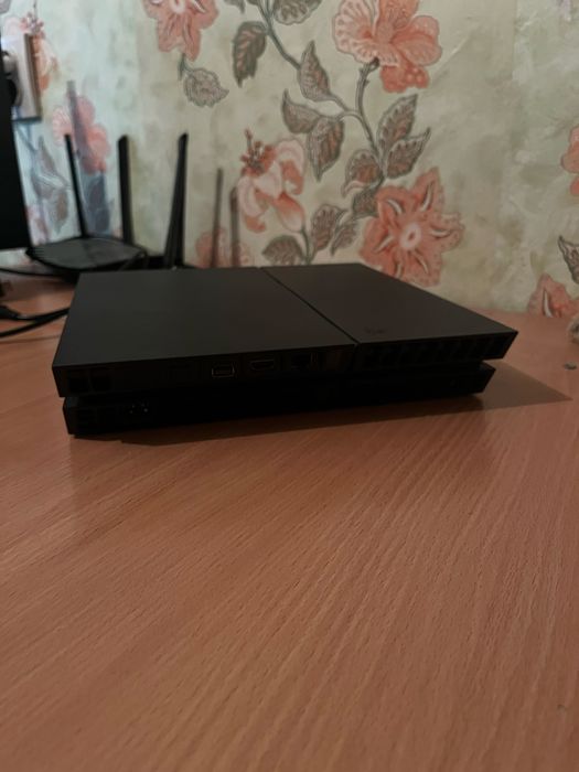 PlayStation 4 500Гб