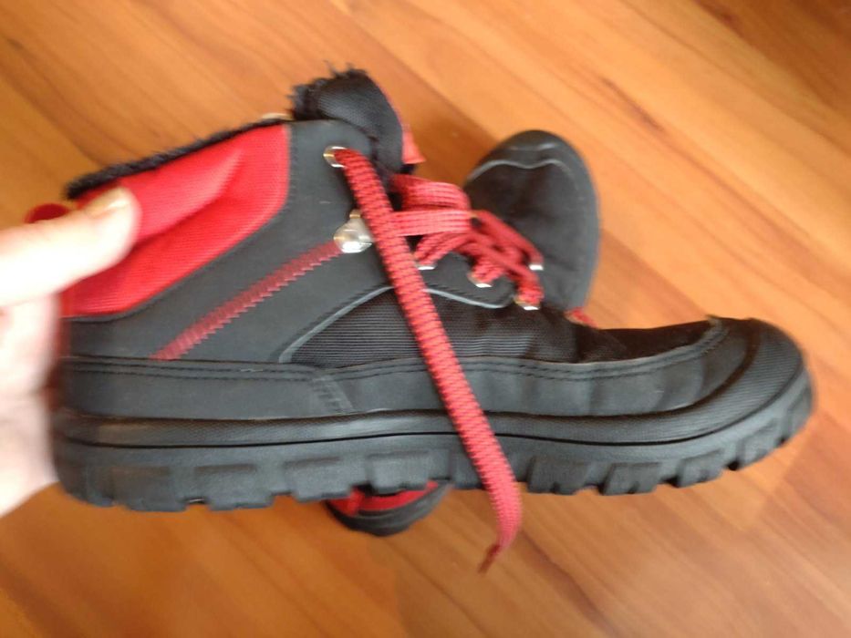 Отлични зимни обувки Quechua 36.5 номер непромокаеми