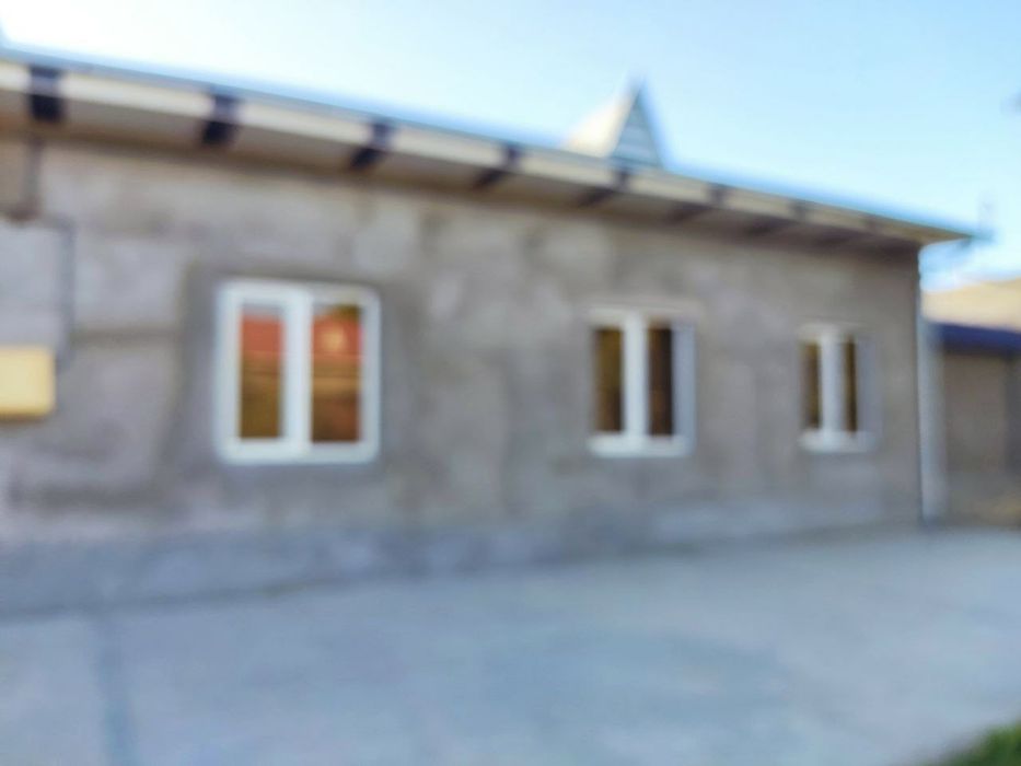 Продаётся дом в Янгиюле  ( 20 соток )