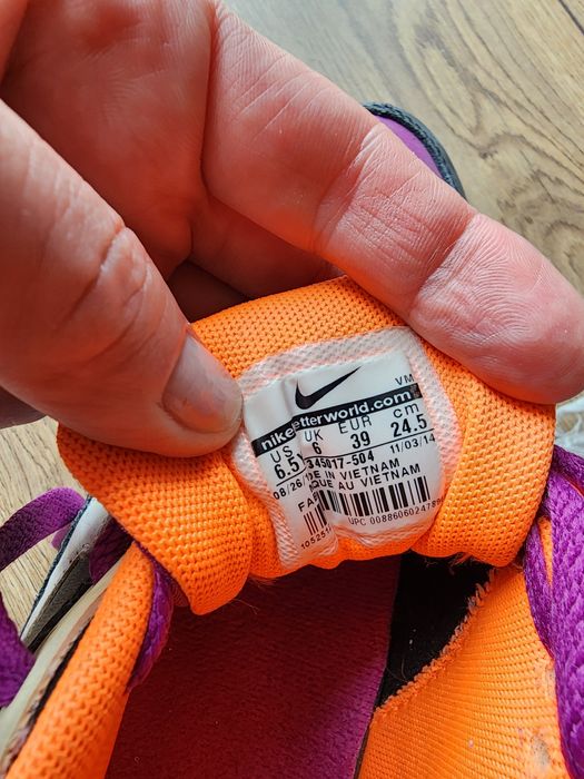 Продам оригинальные б/у кроссовки