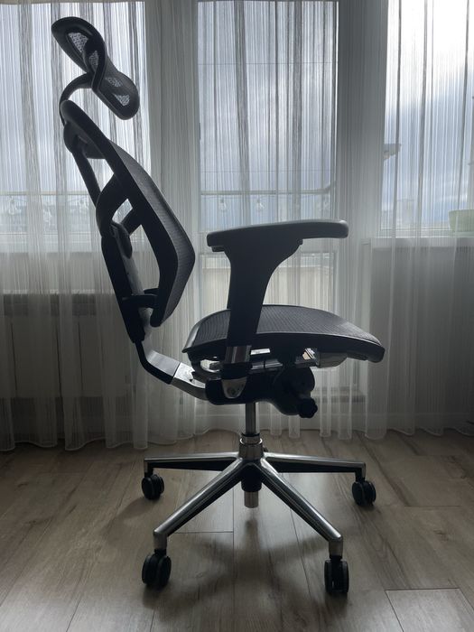 Ергономиечн офис стол